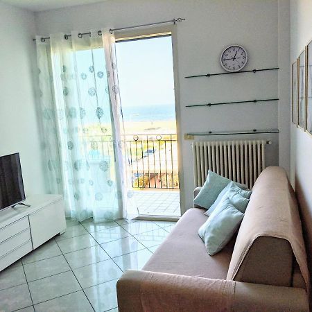 Appartamento A Riccione Con Balconcino Vista Mare Eksteriør bilde