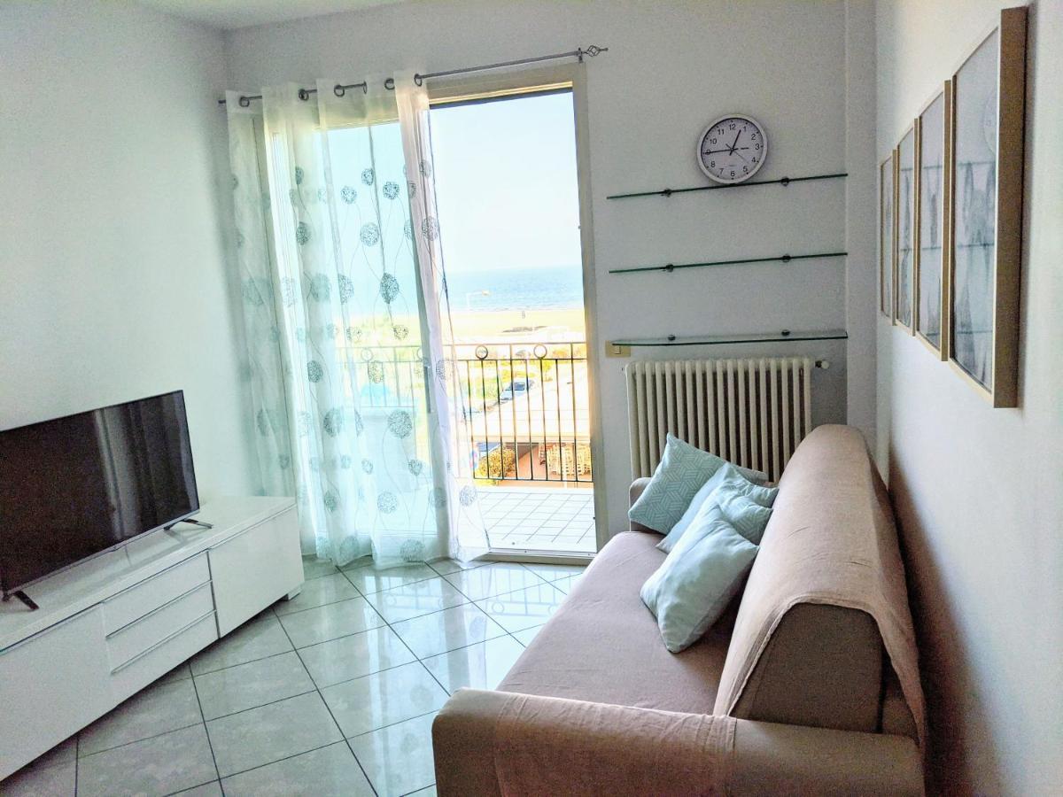 Appartamento A Riccione Con Balconcino Vista Mare Eksteriør bilde