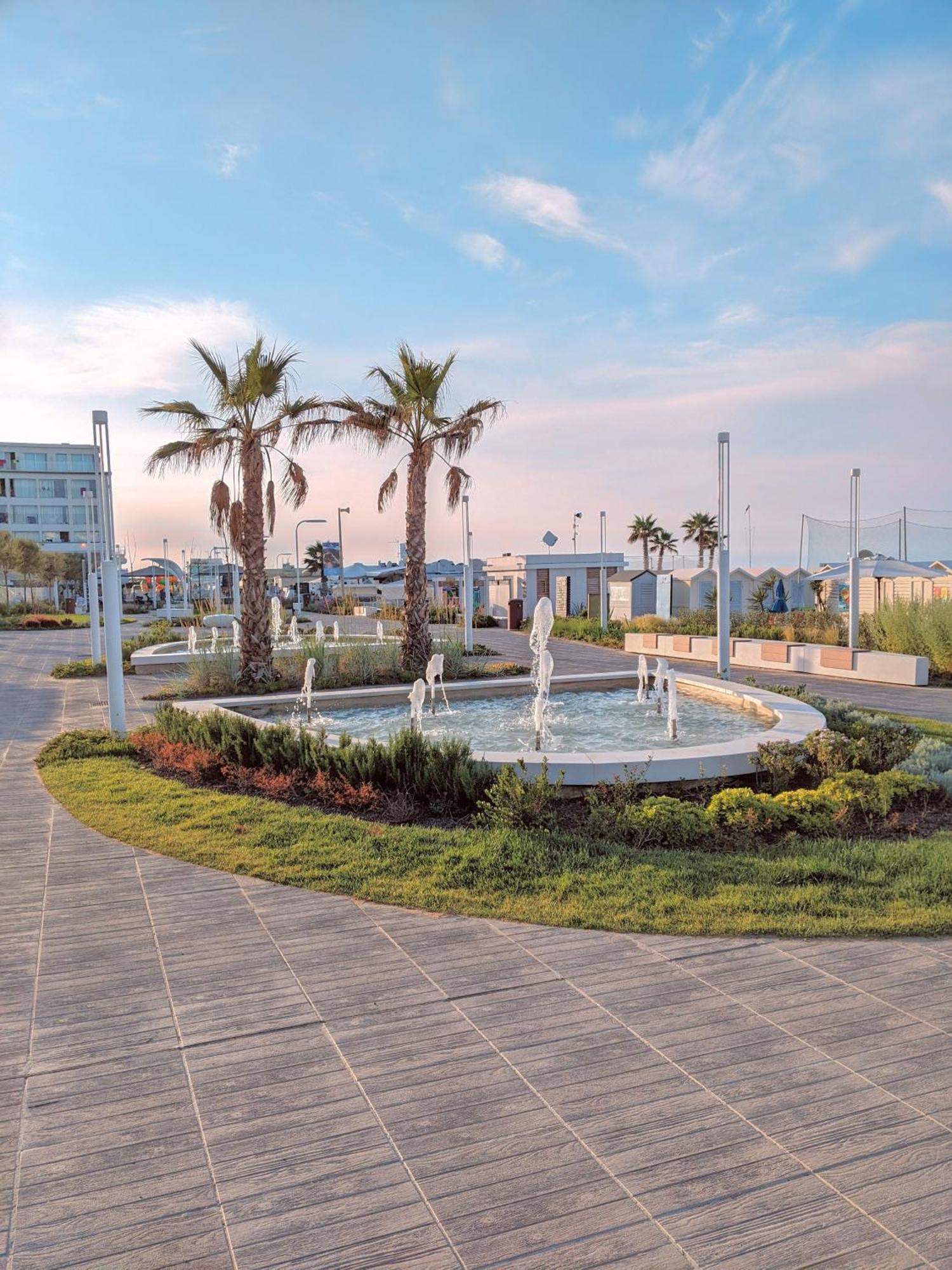 Appartamento A Riccione Con Balconcino Vista Mare Eksteriør bilde